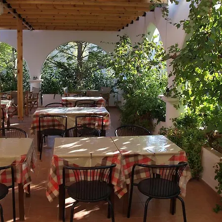 Hotel de apartamente Eristos