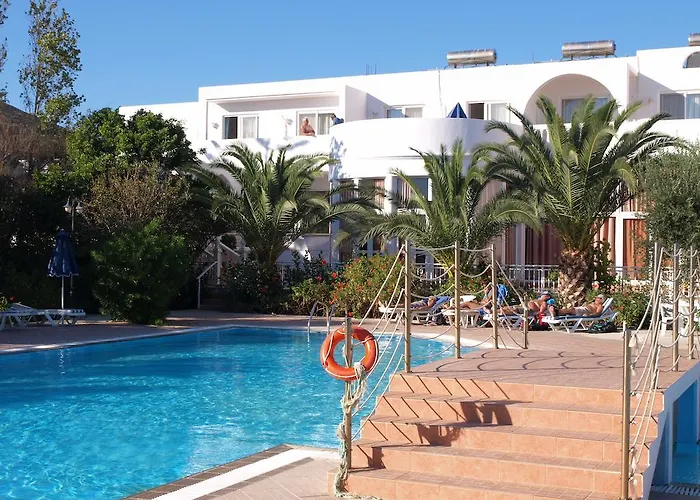 Aparthotel Eristos