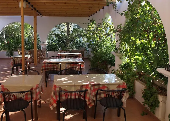 Aparthotel Eristos