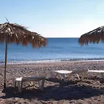מלון דירות Eristos 3*