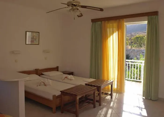 شقة فندقية Eristos 3*